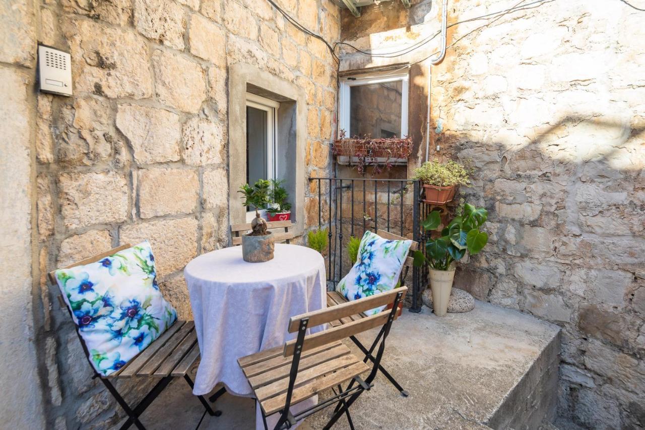 Central Alley Omis Exterior photo